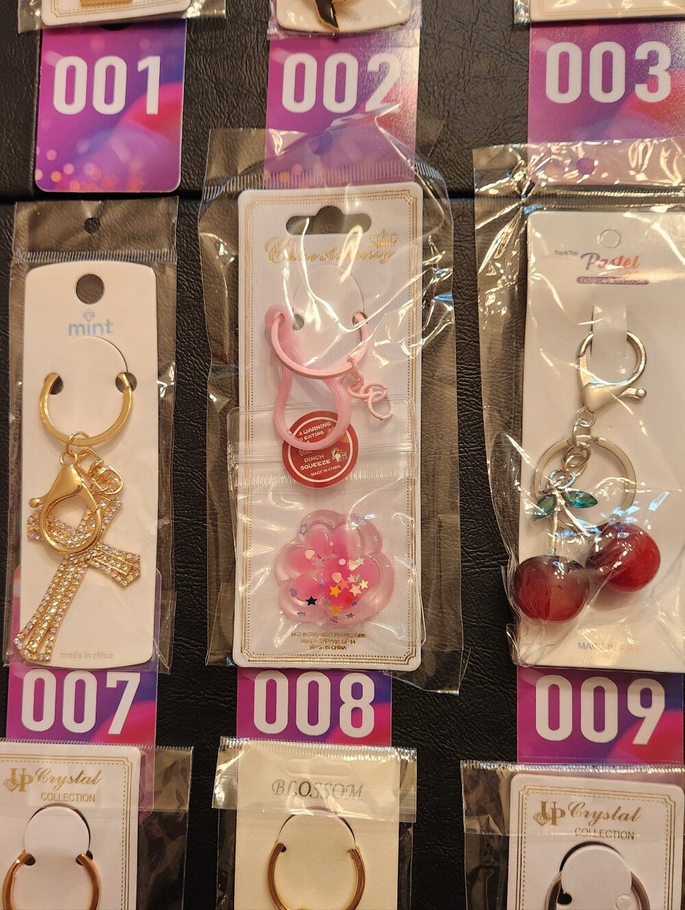 1 Buyers Choice Bag Keychains - Picture 4 of 6